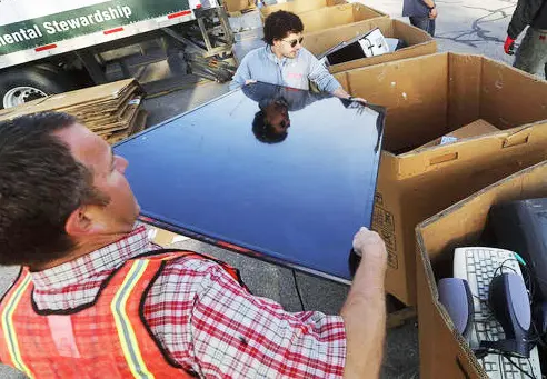 Recycling in the USA: rPET commitment, e-cycling lawsuit & NYC collection success featured image