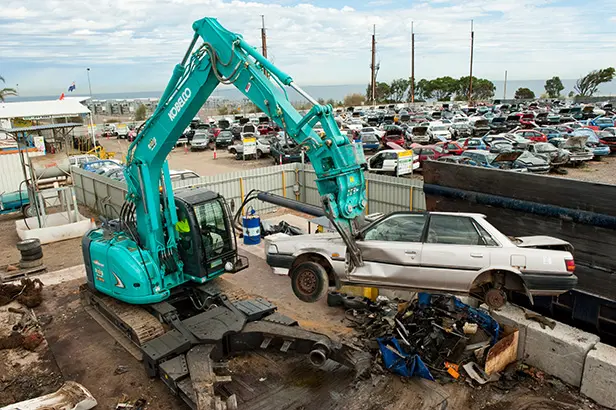 CARS: Kobelco demonstrates latest ELV stripper featured image
