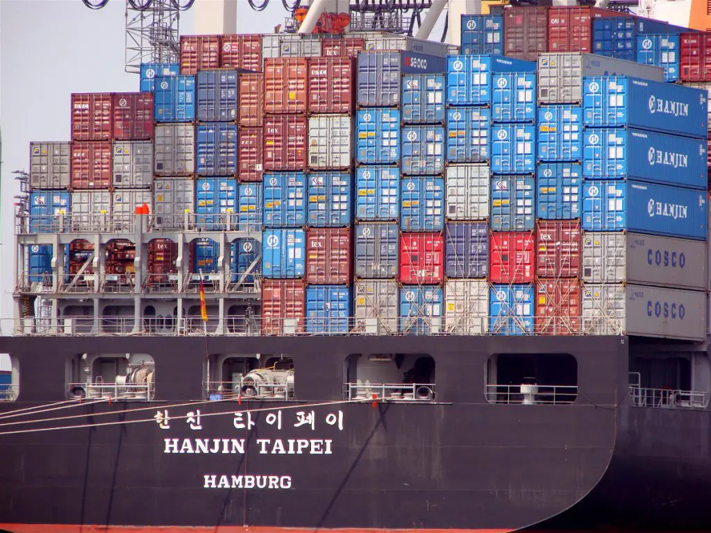 Global trade crisis could sink shipping giant featured image
