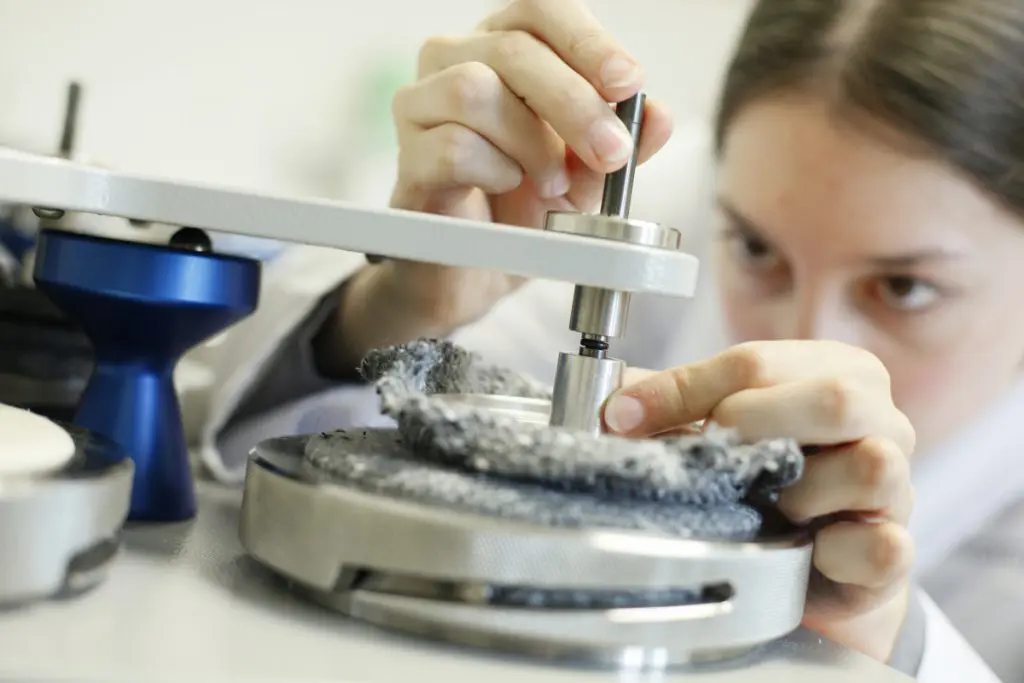 H&M and Hong Kong researchers focus on blended textiles recycling featured image