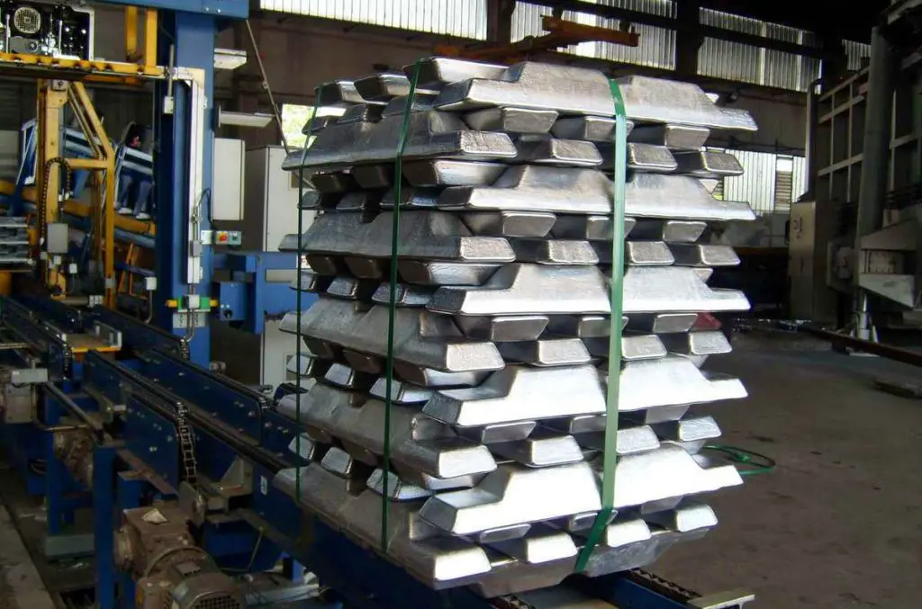 Big plans for 2017 at lead recycling specialist Aqua featured image