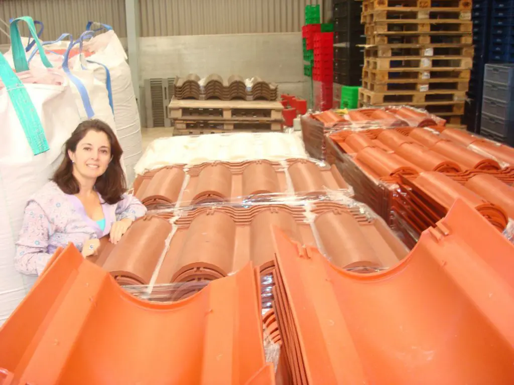 Spain’s 100% recyclable plastic Roofeco tiles win EPRO ‘Best Product’ award featured image