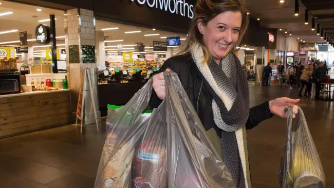 Australian supermarket giants wave goodbye to single-use plastic bags featured image
