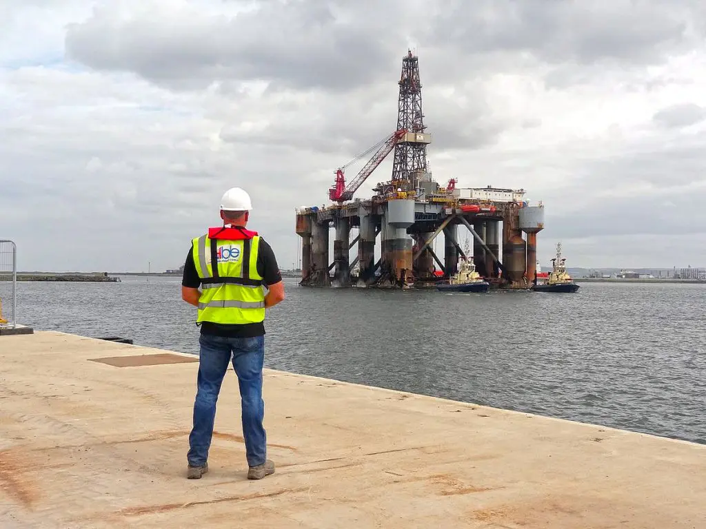 Dismantling of giant oil platform aids vulnerable people featured image