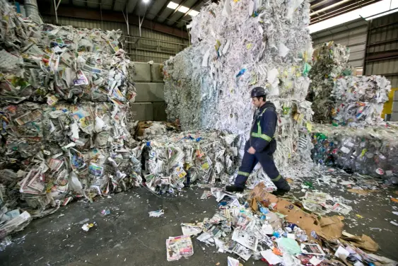 UK mixed paper exports slide 13%-plus in early 2018 featured image