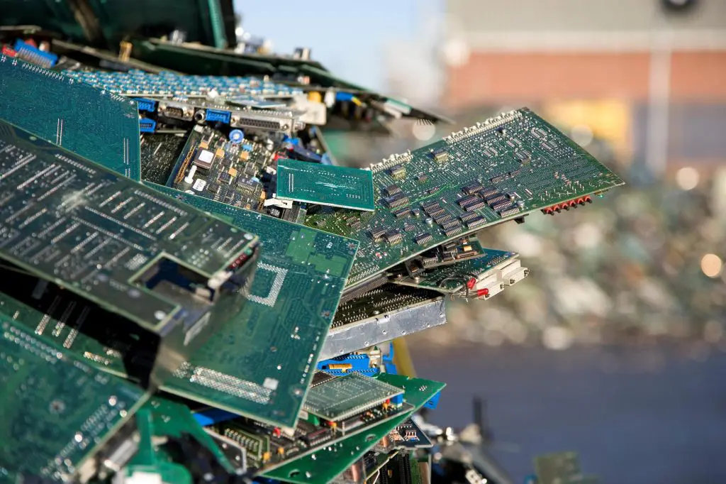 Big grant announced for e-scrap and plastics recyclers in New Zealand featured image