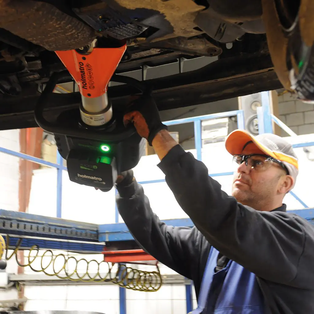 Holmatro’s battery-driven shear offers 65 tonnes of cutting force featured image