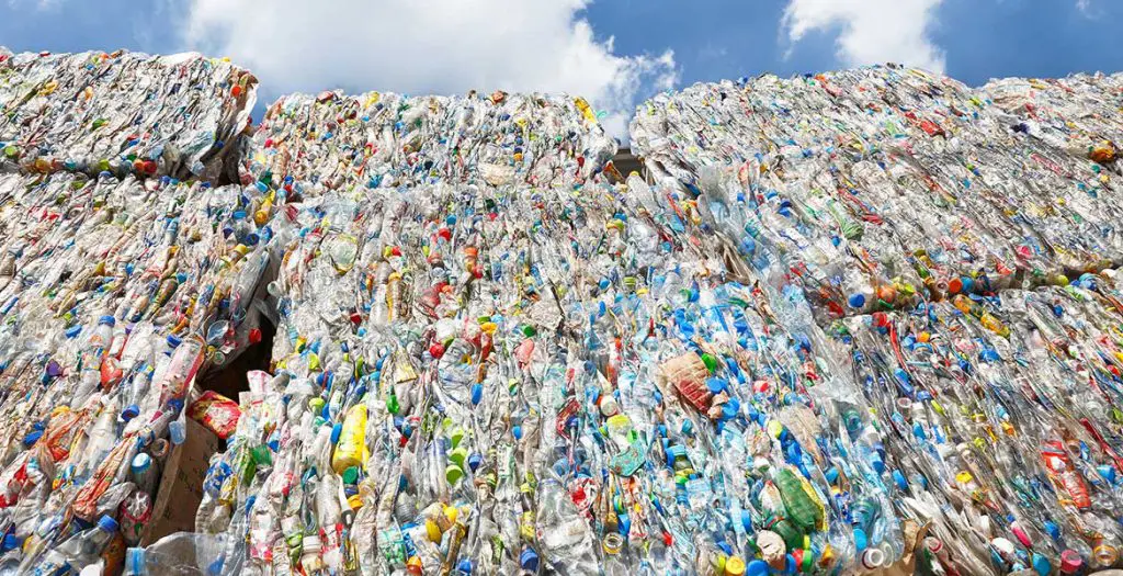 Malaysia bans import of plastic waste featured image