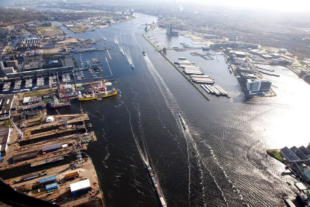 Coming to Amsterdam: high-tech plastics recycling hub featured image