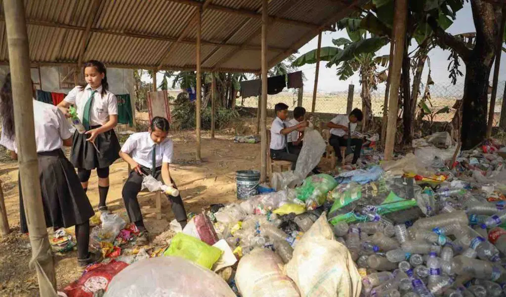 Indian students pay for classes with plastic waste featured image