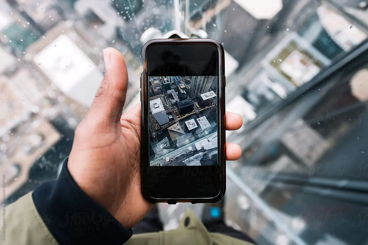 Chicago one of the top 10 cities for phone recycling featured image