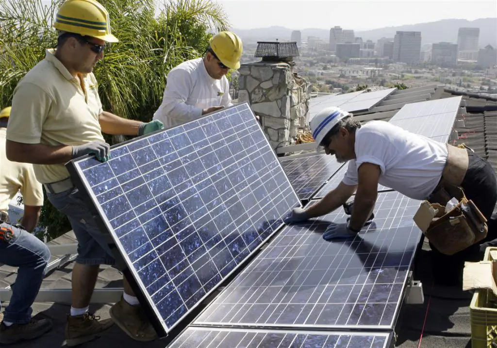 US recyclers await critical mass in solar panel market featured image