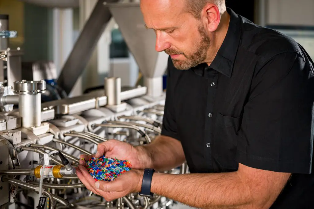 Scientists propose the best path to a circular plastics industry featured image