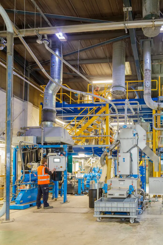 Artificial intelligence bears fruit for plastic recyclers featured image