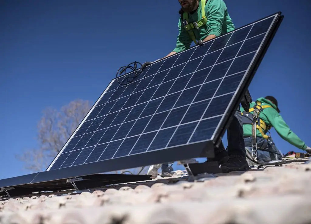 India ramps up solar panel recycling capacity featured image