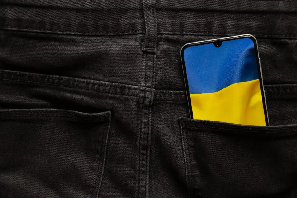Swisscom launches mobile aid campaign to help Ukraine featured image