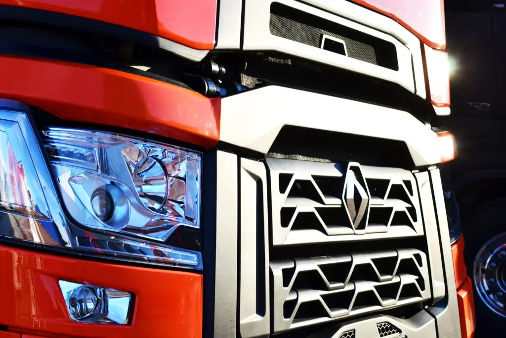 Renault’s used parts facility to boost reuse in automotive sector featured image