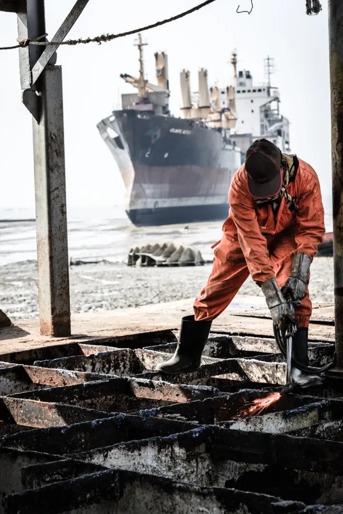 Maersk kickstarts modern ship recycling in Bahrain featured image