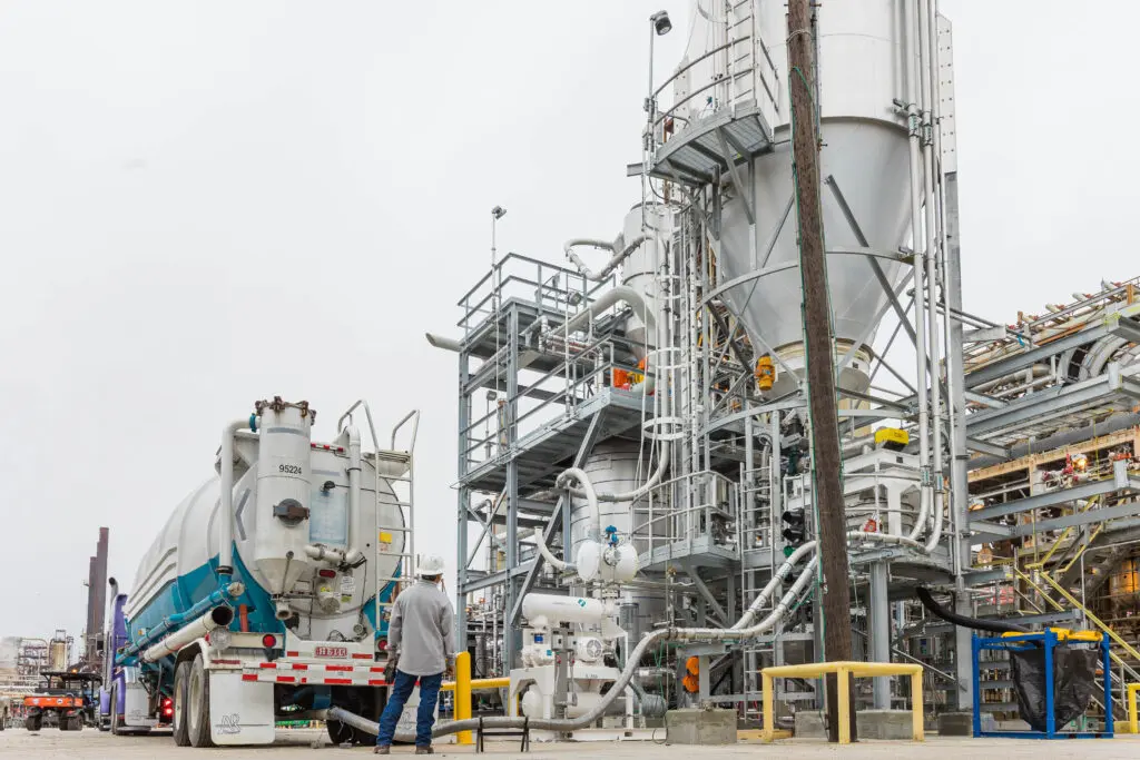 ExxonMobil’s new hub diverts plastics from landfill featured image