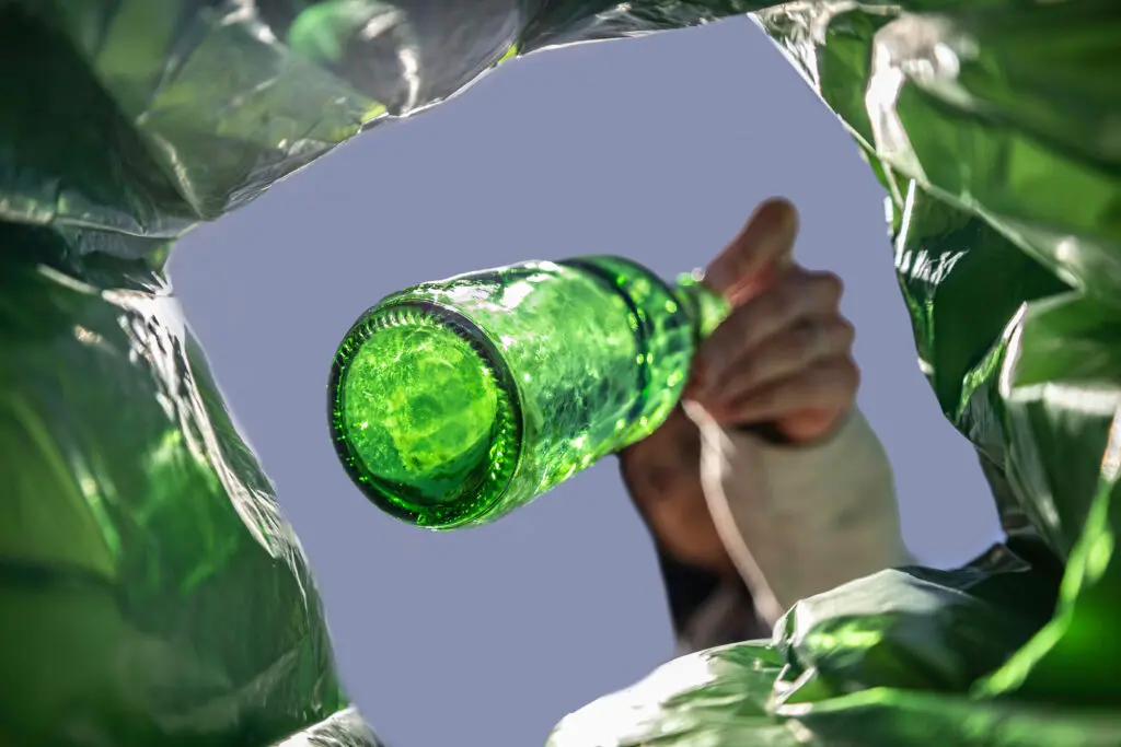 UK glass recyclers want export cut featured image
