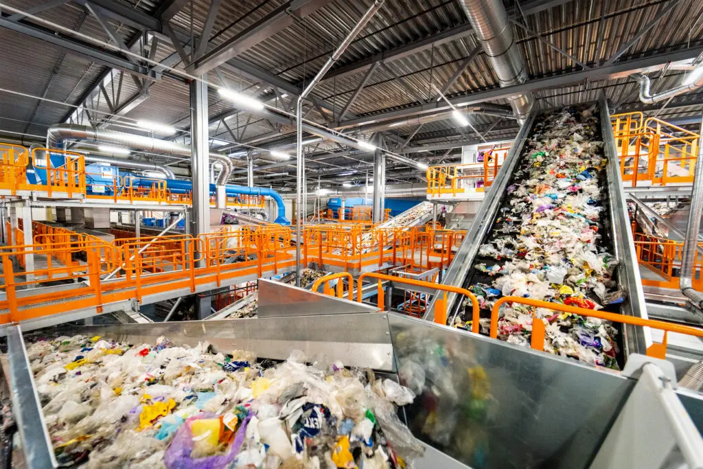 Major plastics sorting hub ‘first of its kind’ in Norway featured image