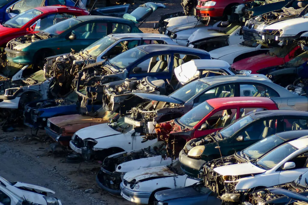Man, 82, dies in car at Munich scrapyard featured image
