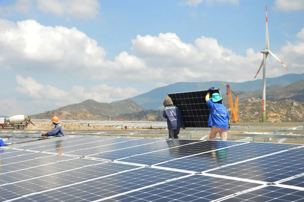 Vietnam and Japan close the loop for solar panels featured image