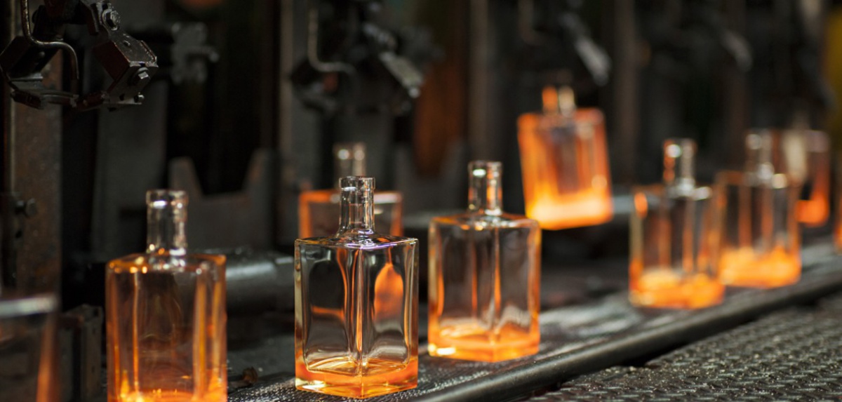 Meeting of four empty perfume bottles including Bleu de …
