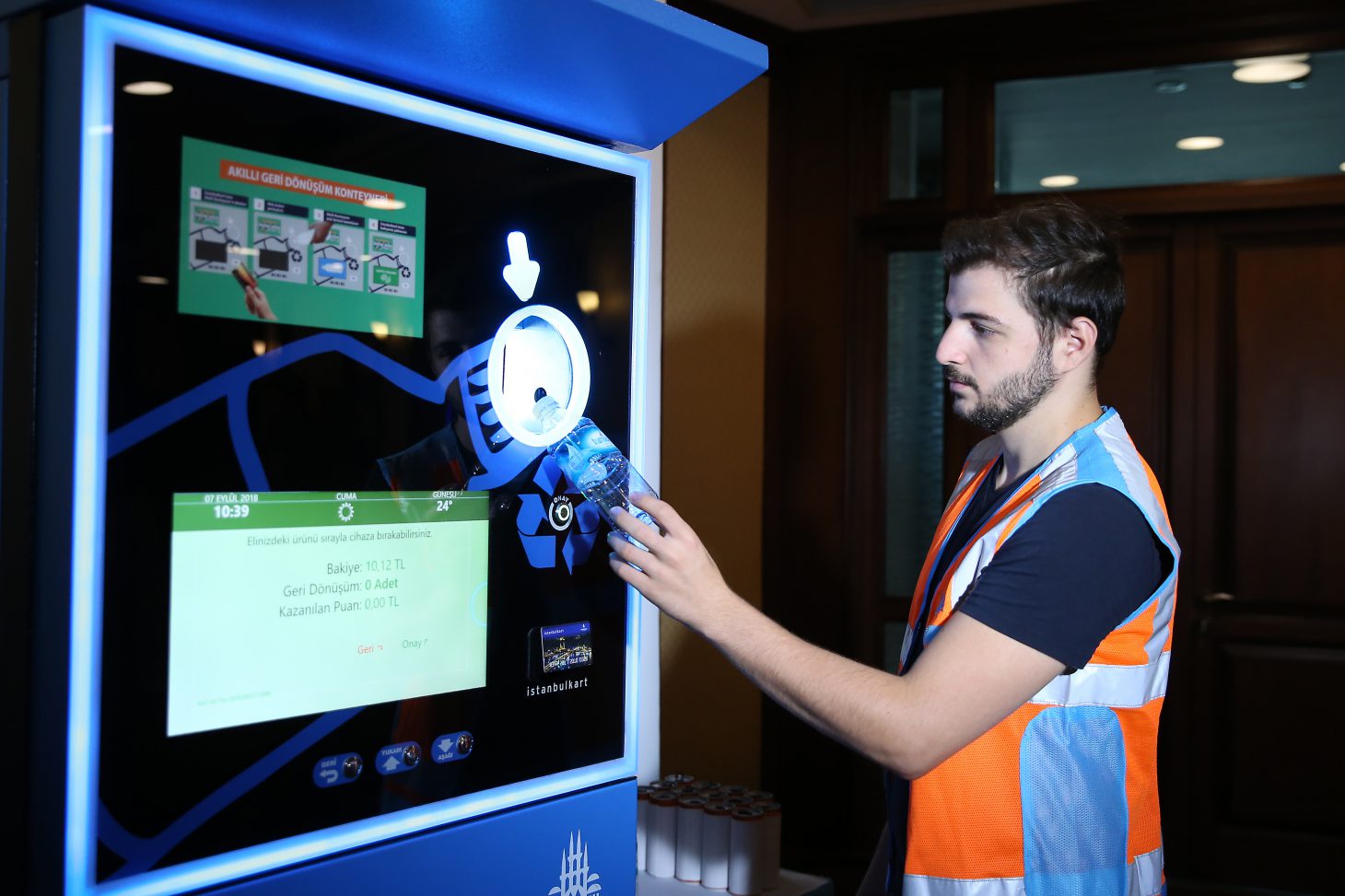 https://recyclinginternational.com/business/turkey-hopes-to-tackle-trash-and-traffic-with-smart-solution/