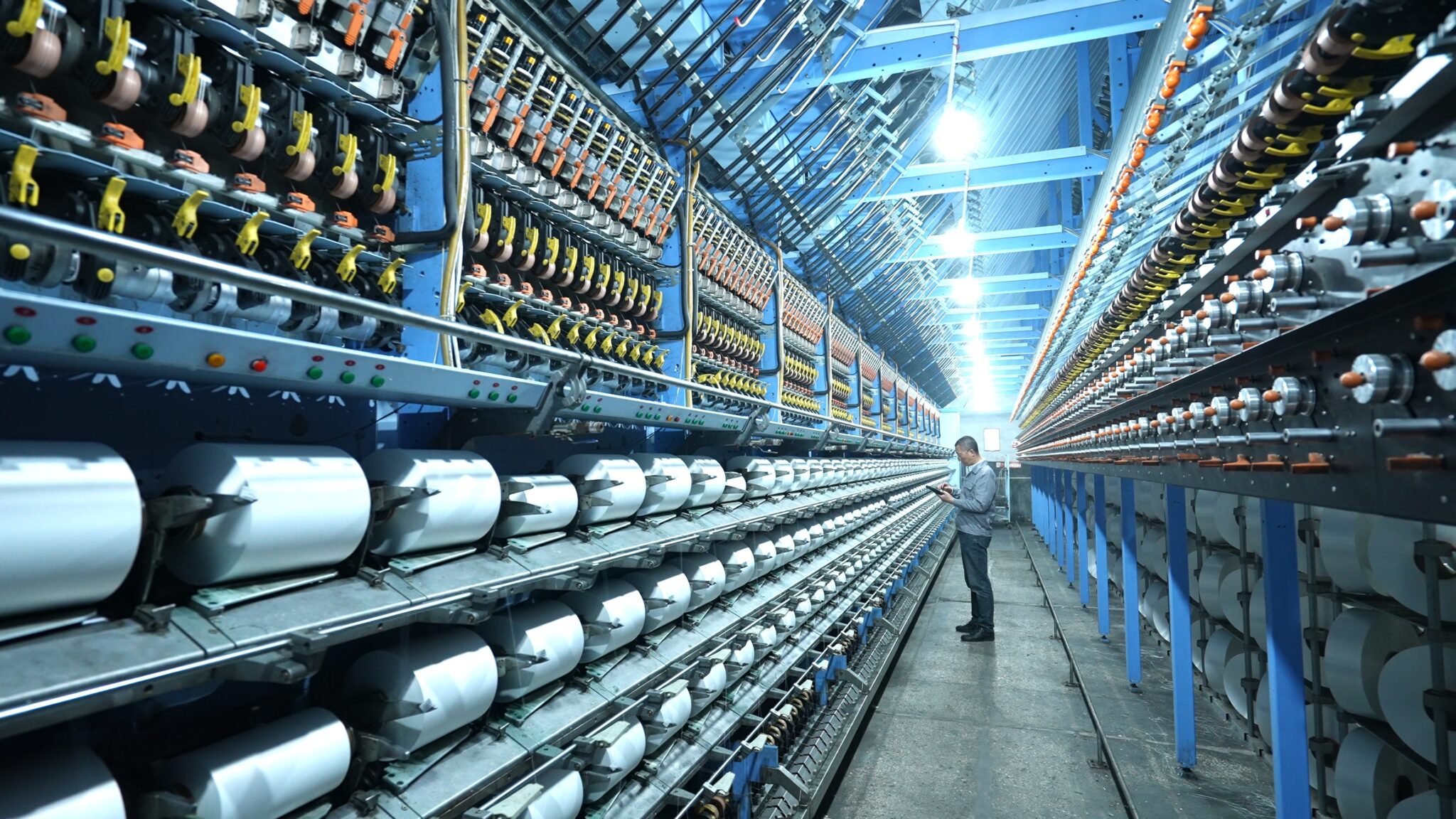 Scientists' ‘spaghetti machine' advances textile recycling