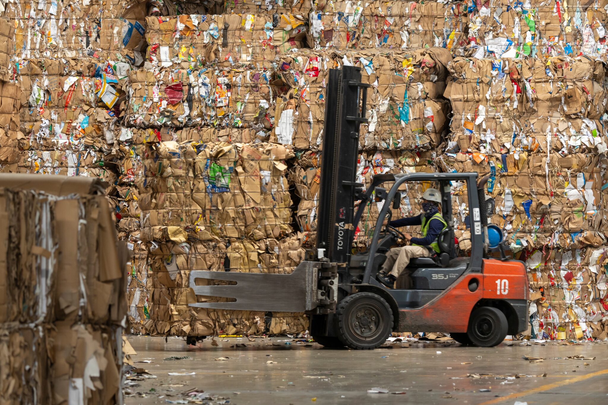 Low availability tightens recovered paper market