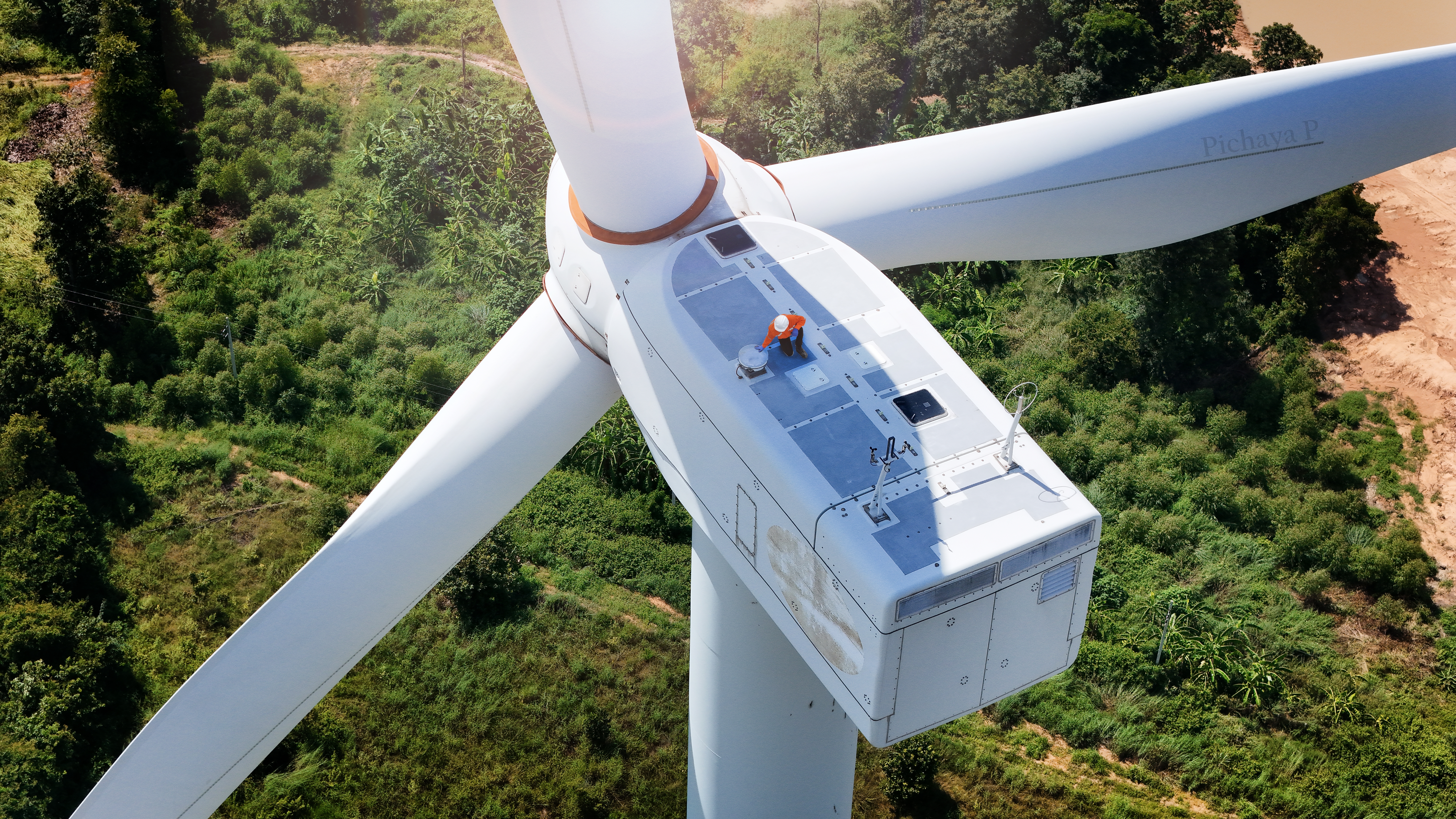 Steam may help revive wind turbine blades